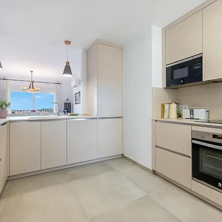 Fantastic 4 Bed La Cala Hills Apartment